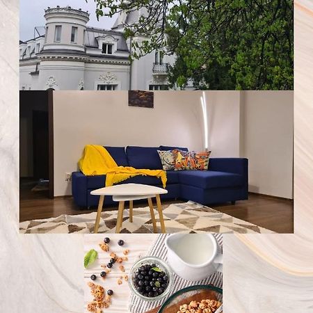 Holiday Apartments Bucureşti Ngoại thất bức ảnh