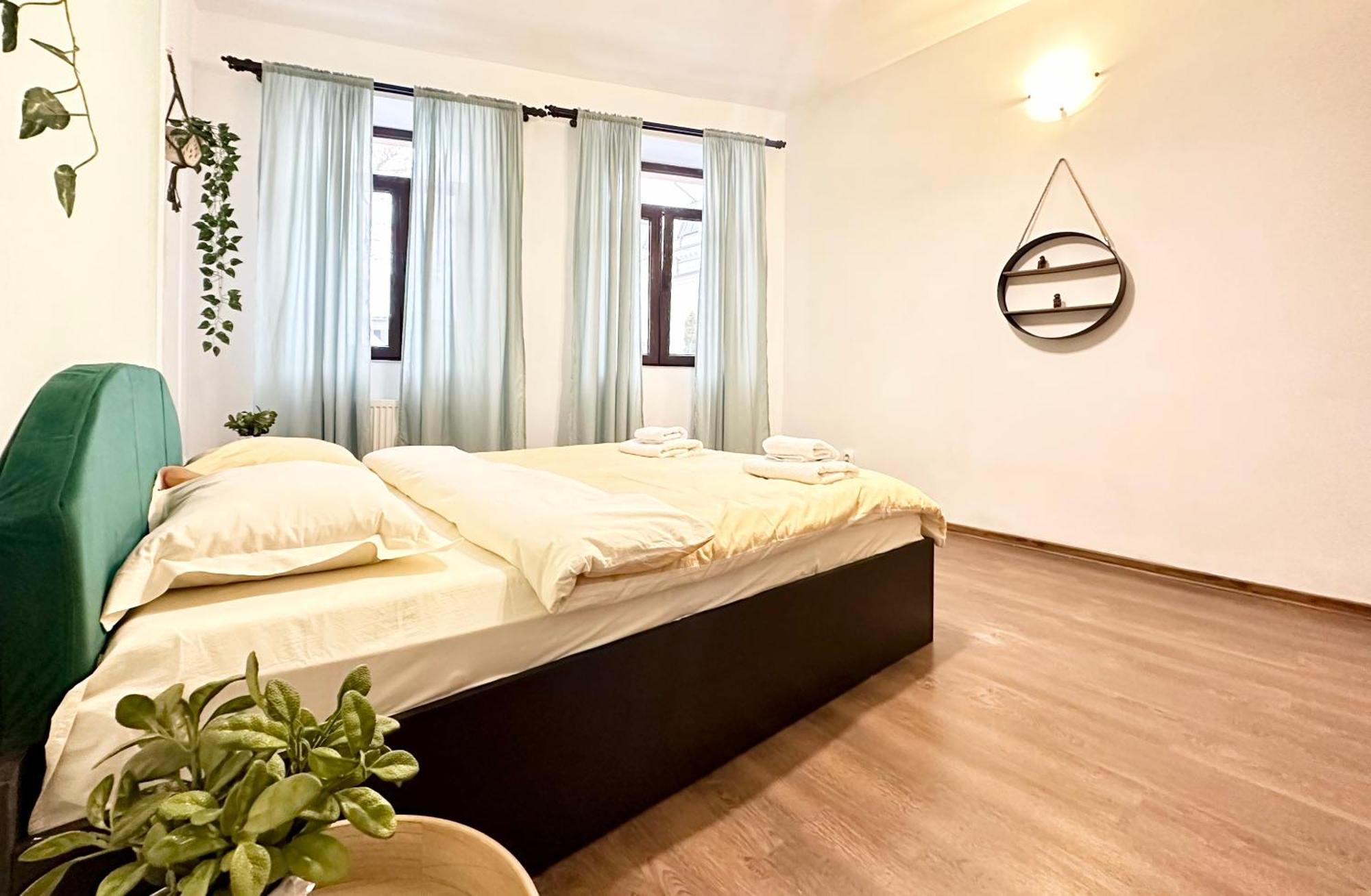 Holiday Apartments Bucureşti Ngoại thất bức ảnh