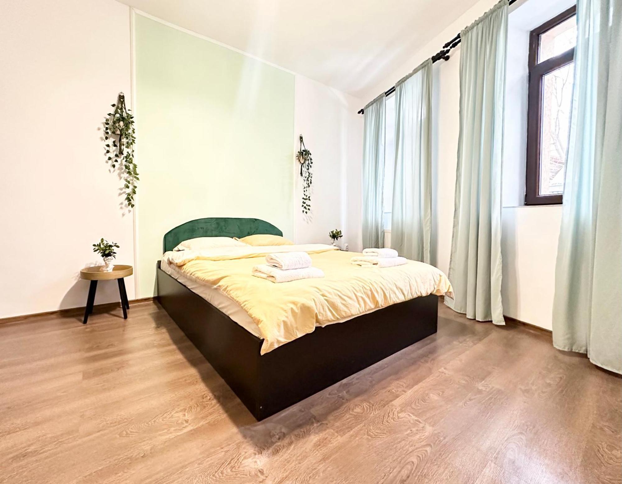 Holiday Apartments Bucureşti Ngoại thất bức ảnh