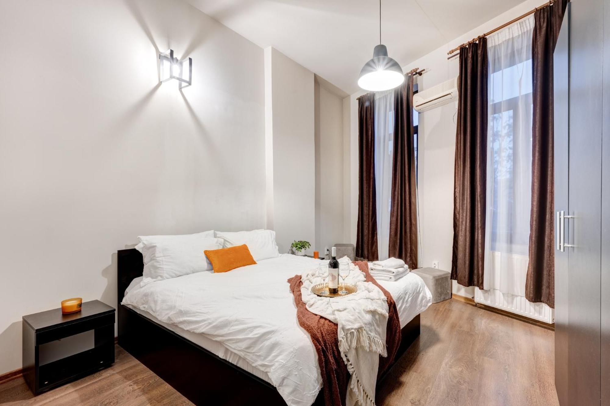 Holiday Apartments Bucureşti Ngoại thất bức ảnh