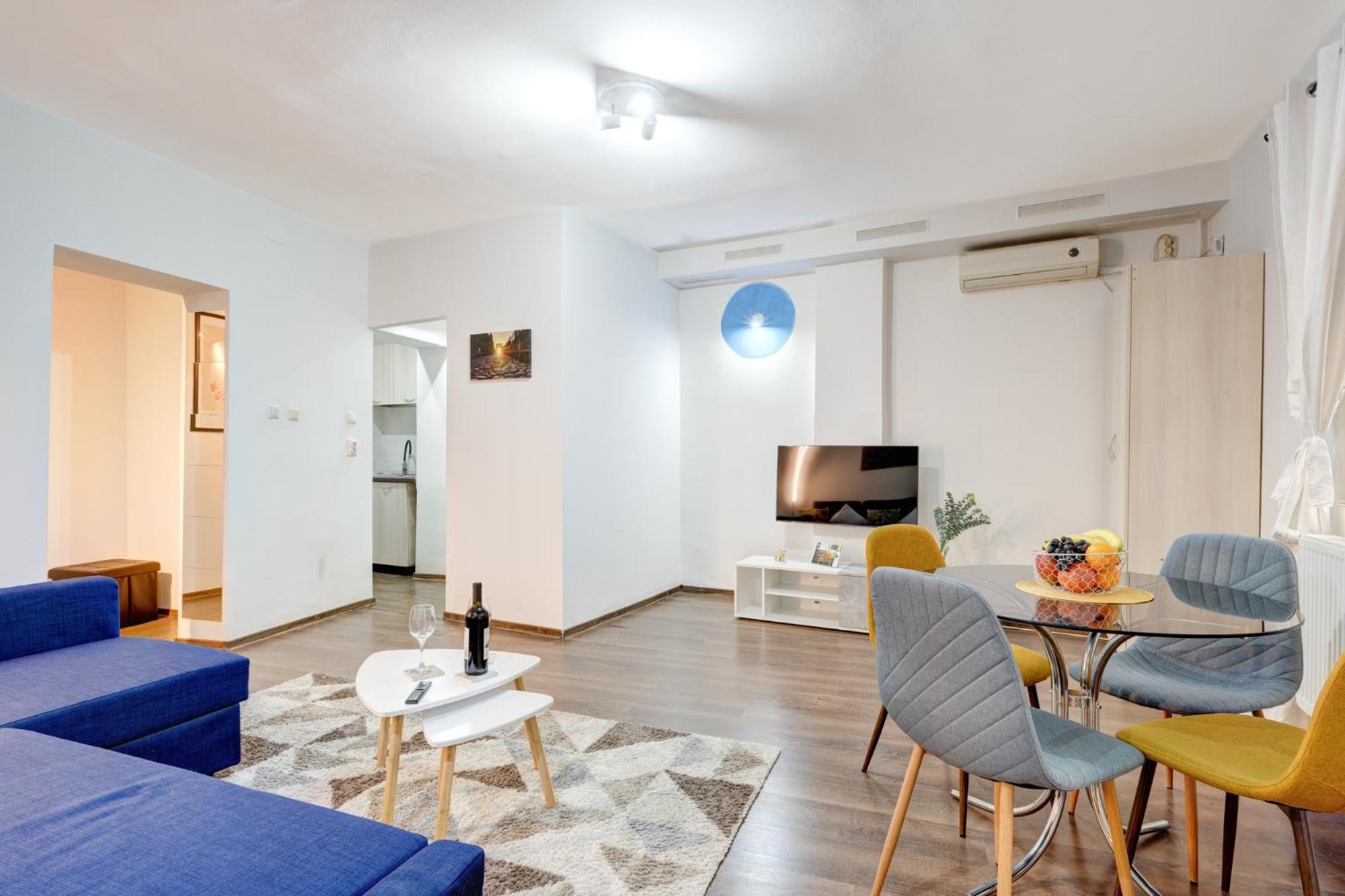 Holiday Apartments Bucureşti Ngoại thất bức ảnh