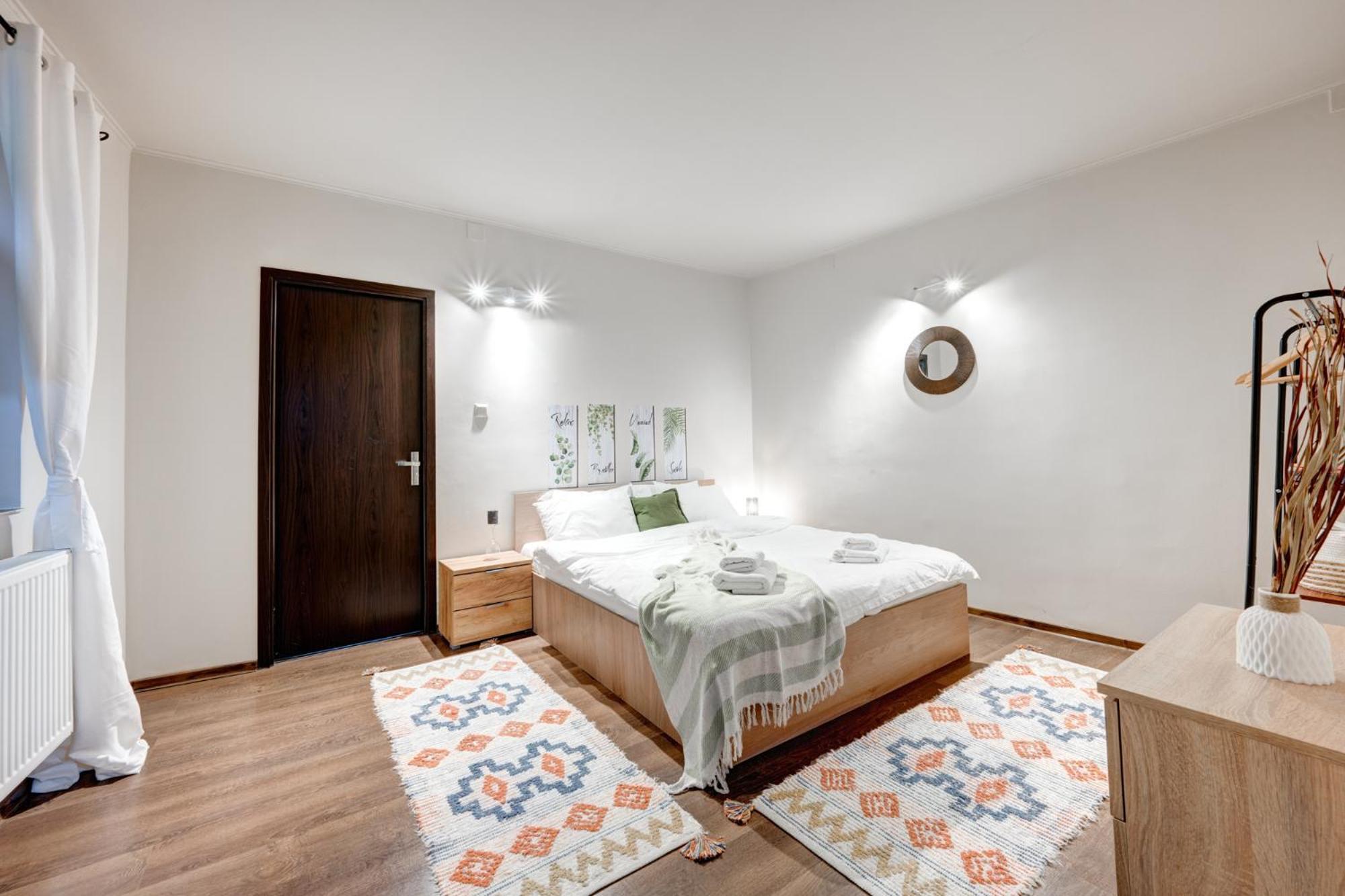 Holiday Apartments Bucureşti Ngoại thất bức ảnh